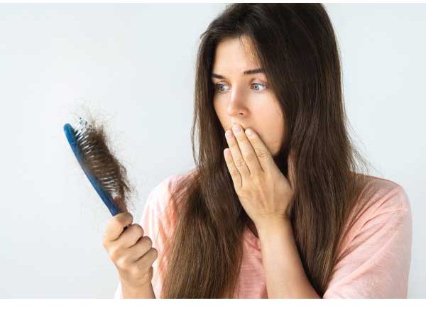  چگونه طب سوزنی می­تونه به درمان ریزش مو و رویش مجدد موها کمک کنه؟ آیا واقعا طب سوزنی می­تونه از پس اینکار بر بیاد؟